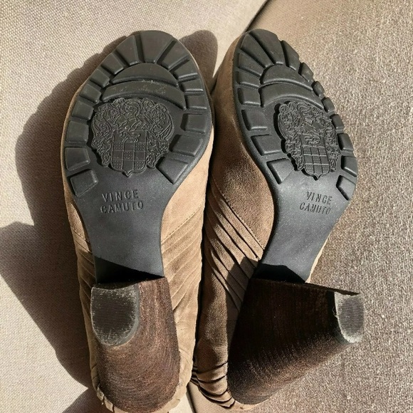 VINCE CAMUTO 11 Bronco Ankle Bootie Heeled Pleated - Picture 6 of 8